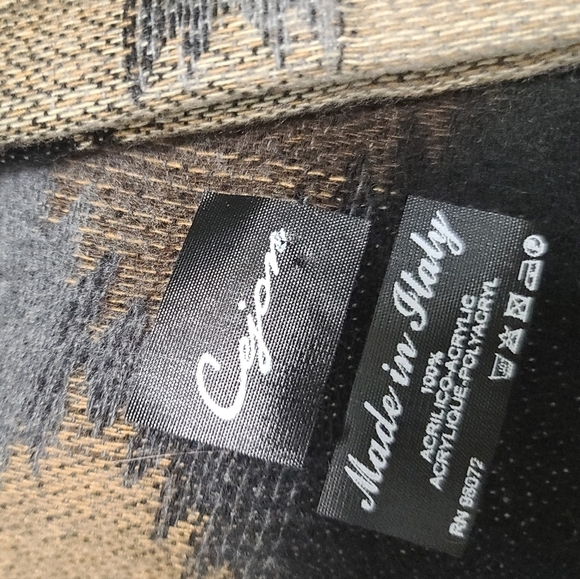 Made in Italy Cejon scarf - Picture 4 of 5